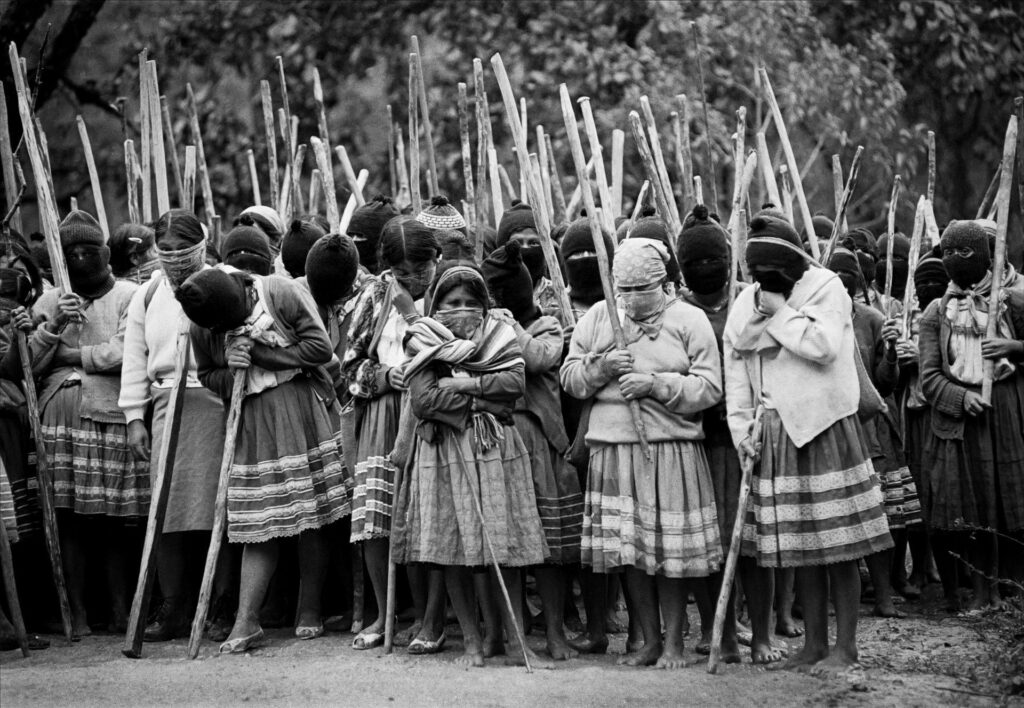 La batalla por ganar los medios al EZLN