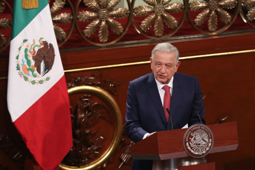 AMLO propone eliminar siete organismos autónomos