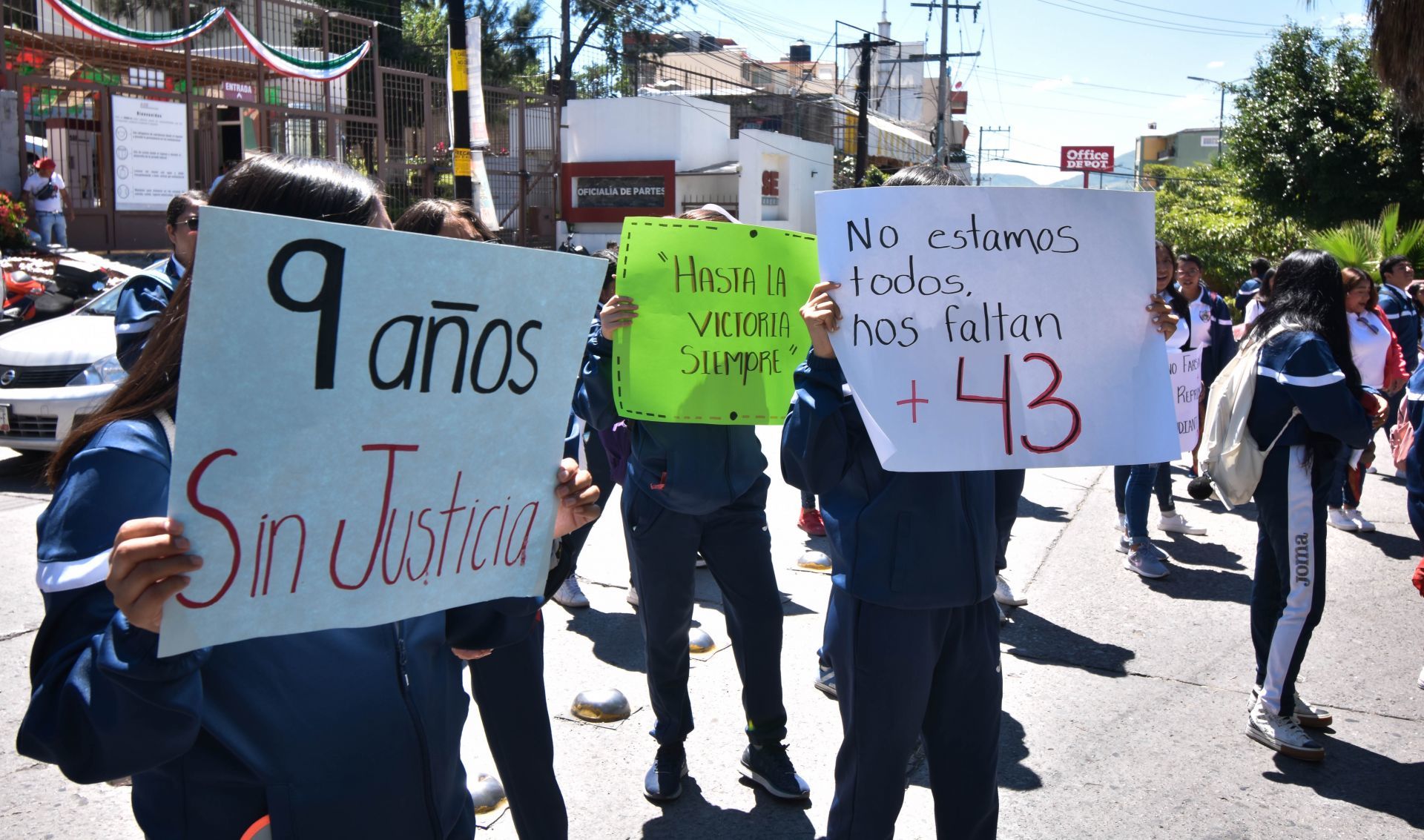 Con acusación exprés, 8 militares vinculados al caso Ayotzinapa regresan a prisión