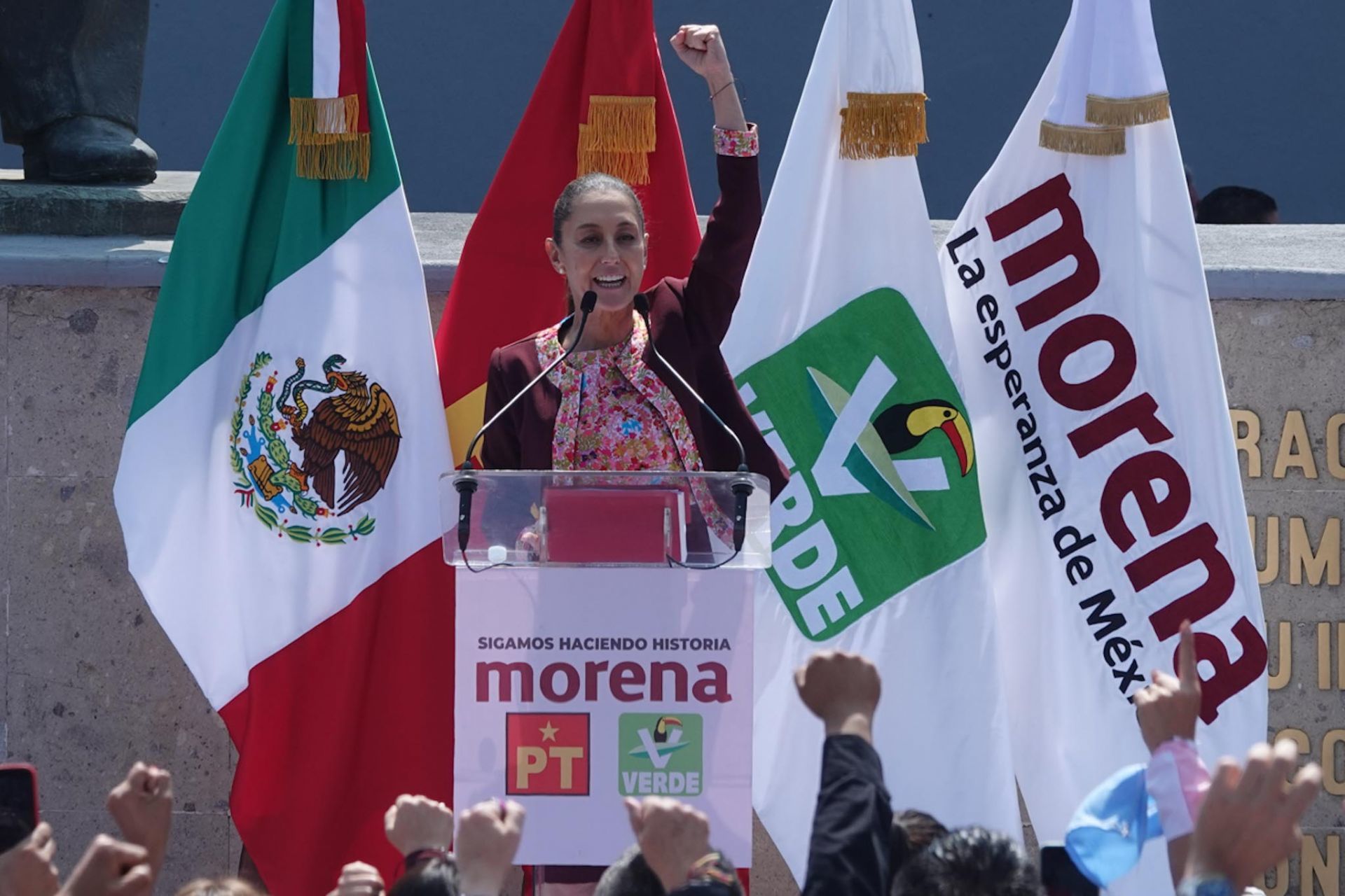 Elecciones 2024: Sheinbaum formaliza su registro y ofrece profundizar la 4T
