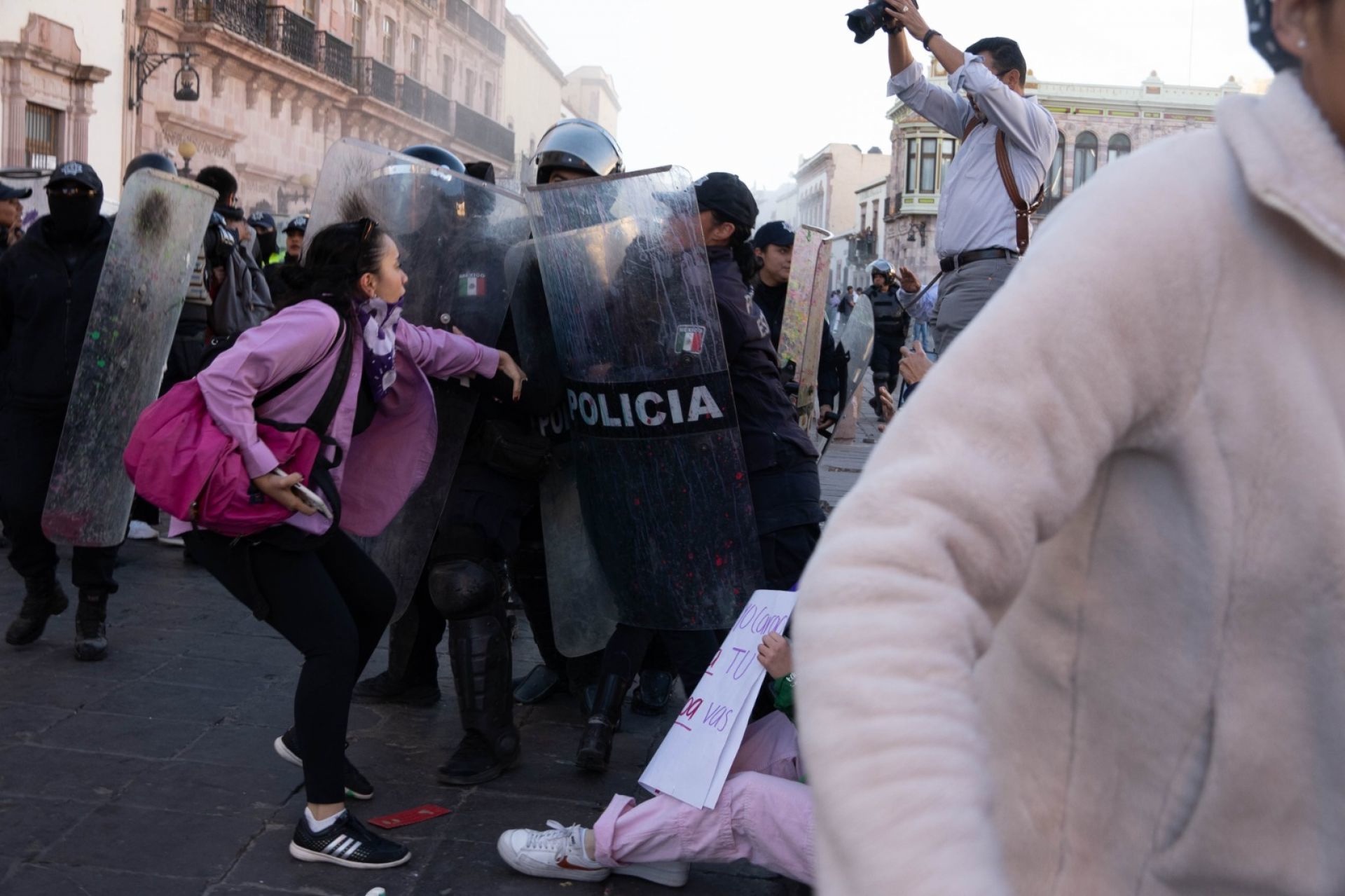 Represión en el 8M: despiden a mando policiaco en Colima y exigen renuncias en Zacatecas