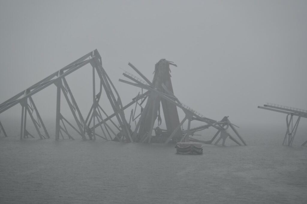 Accidente en Baltimore: rescatan el cuerpo de un mexicano; otro sigue desaparecido  