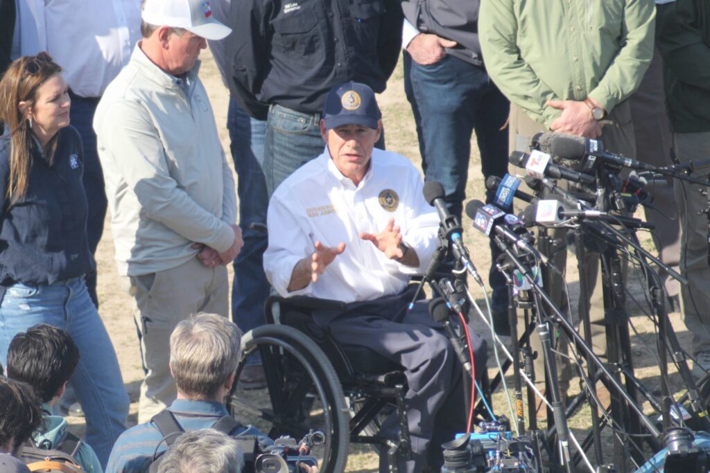 La Corte Suprema de EU permite a Texas deportar, detener y acosar a personas migrantes “sospechosas”