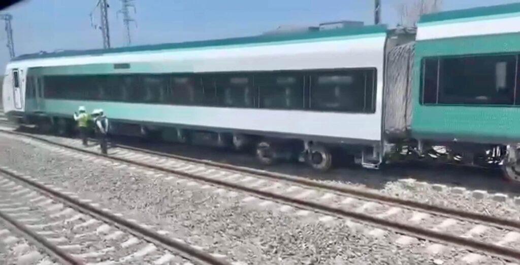 El Tren Maya, obra insignia de AMLO, se descarrila en Tixkokob, Yucatán
