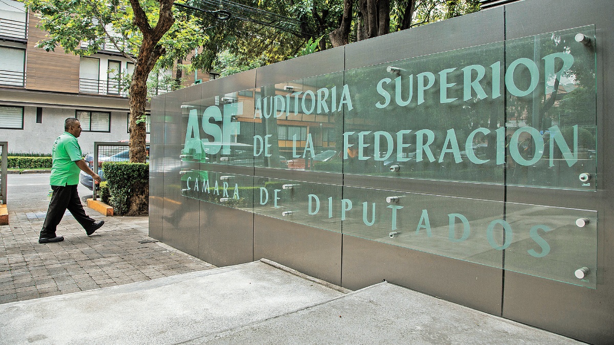 El titular de la Auditoría Superior de la Federación impidió que se revisaran el Tren Maya, Dos Bocas y el AIFA