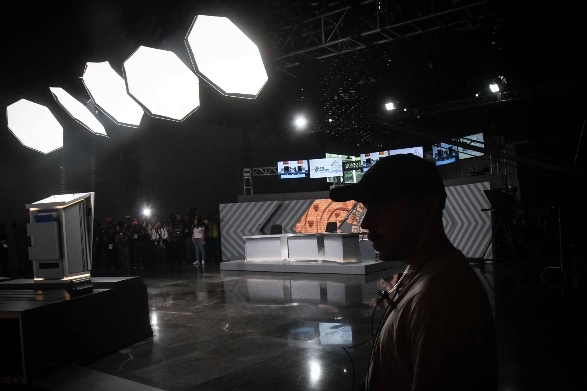 El INE gasta 41 mdp en los debates presidenciales, más del doble presupuestado