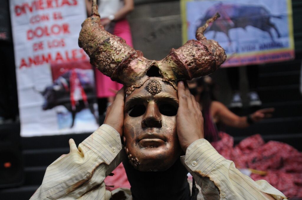 Las corridas de toros en la Plaza México se mantienen por ahora, resuelve Tribunal