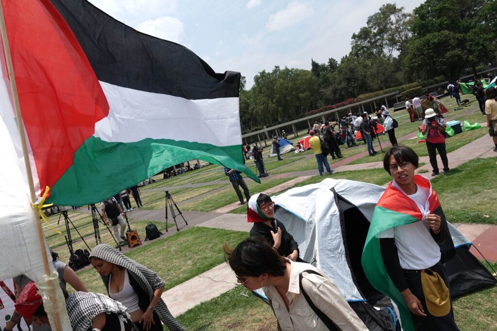 Protestas por el alto al fuego en Gaza llegan a la UNAM: instalan campamento en CU