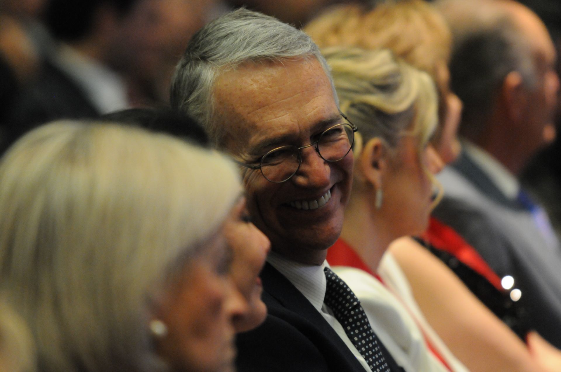 Golpe a Salinas Pliego: ordenan a Elektra pagar 2 mil mdp de impuestos; aún puede impugnar  Golpe a Salinas Pliego: ordenan a Elektra pagar 2 mil mdp de impuestos; aún puede impugnar