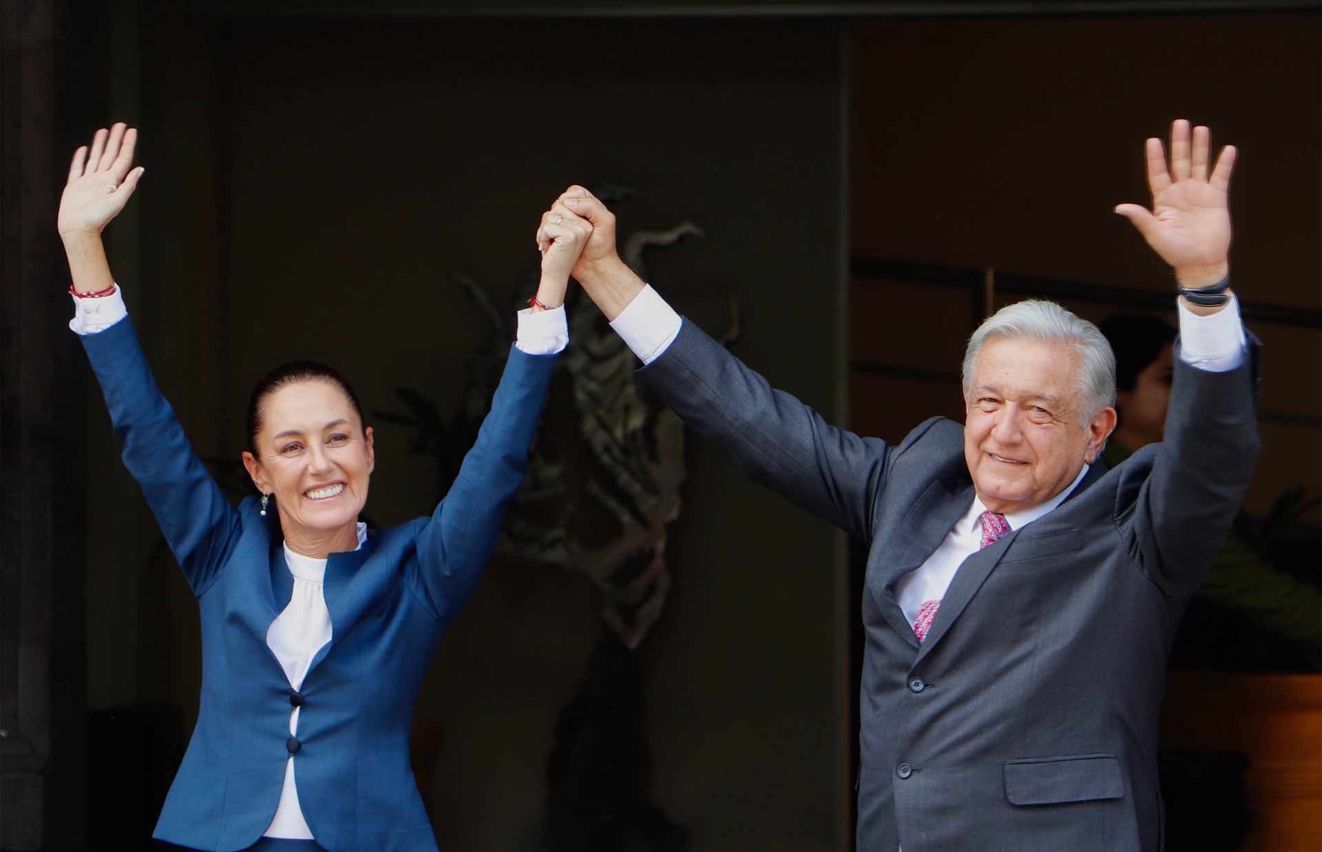 AMLO y Sheinbaum pactan reformas al Poder Judicial y programas sociales