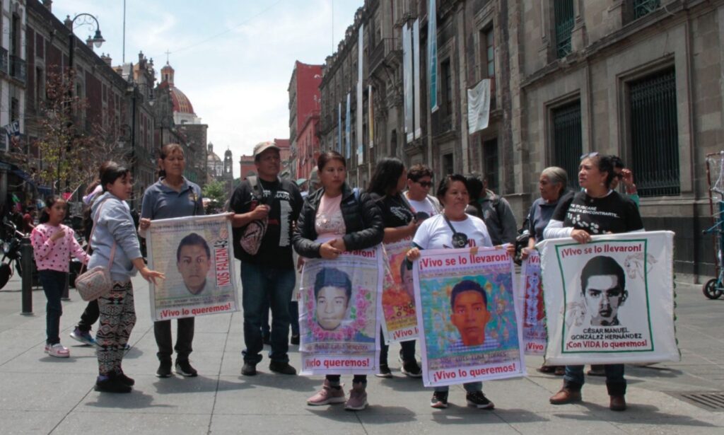 Sheinbaum se sumará a las reuniones de AMLO con padres de normalistas de Ayotzinapa
