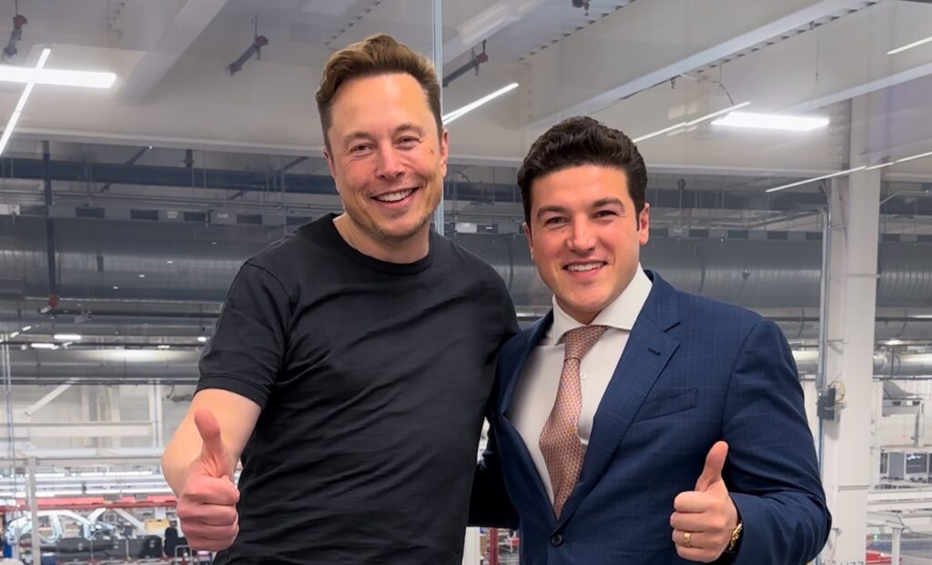 Musk frena planta de Tesla en NL por el posible triunfo de Trump