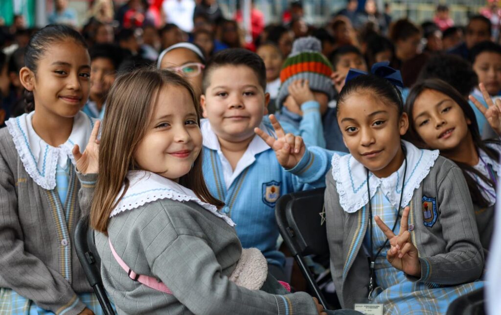 Mi beca para empezar: ¿cuándo cae el apoyo para  útiles escolares y uniformes?