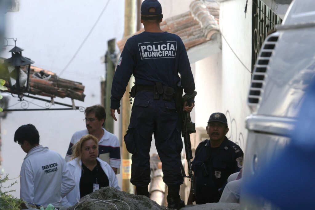 10 policías municipales de Taxco, Guerrero, fueron detenidos por Desaparición forzada