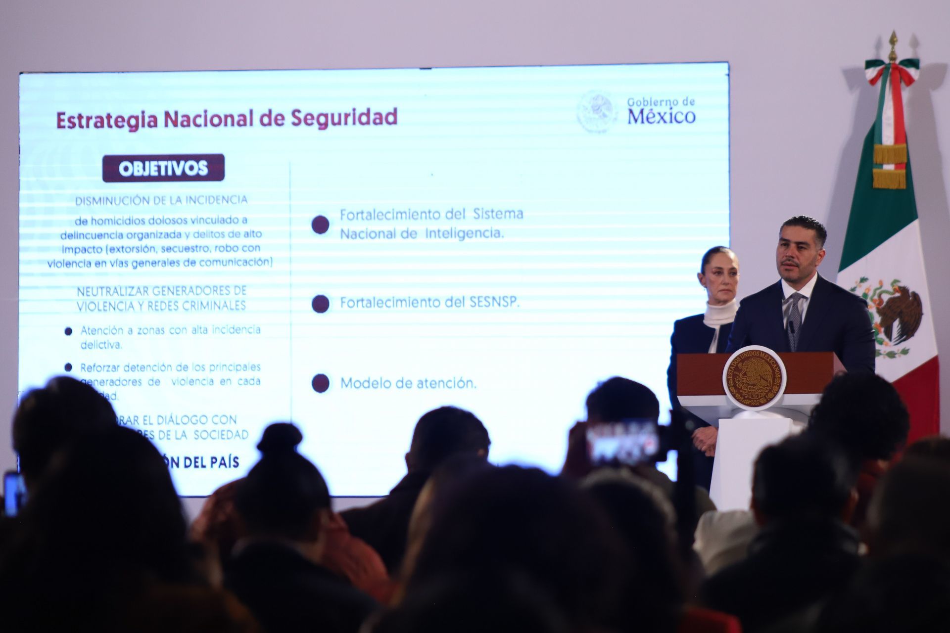 La estrategia de seguridad de Sheinbaum y Harfuch: más organismos de inteligencia y soldados