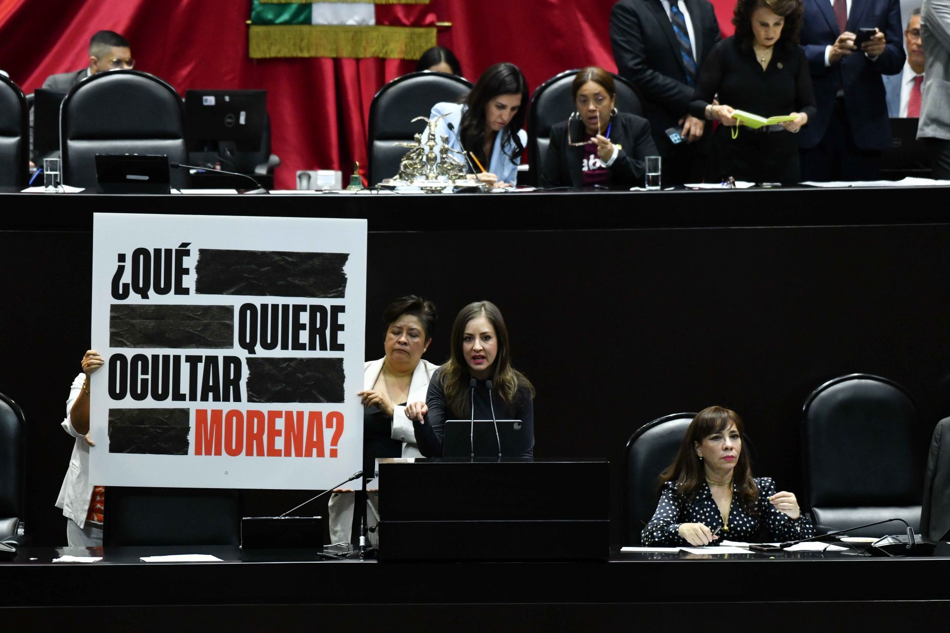 Diputados de Morena aprueban la desaparición de siete órganos autónomos