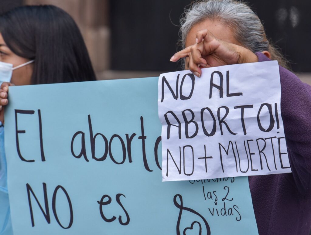 Votará PAN contra la despenalización total del aborto en CDMX