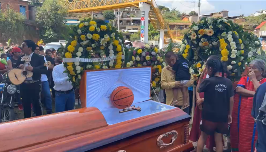 Asesinan a Rigoberto Martínez, el entrenador de los niños basquetbolistas triquis