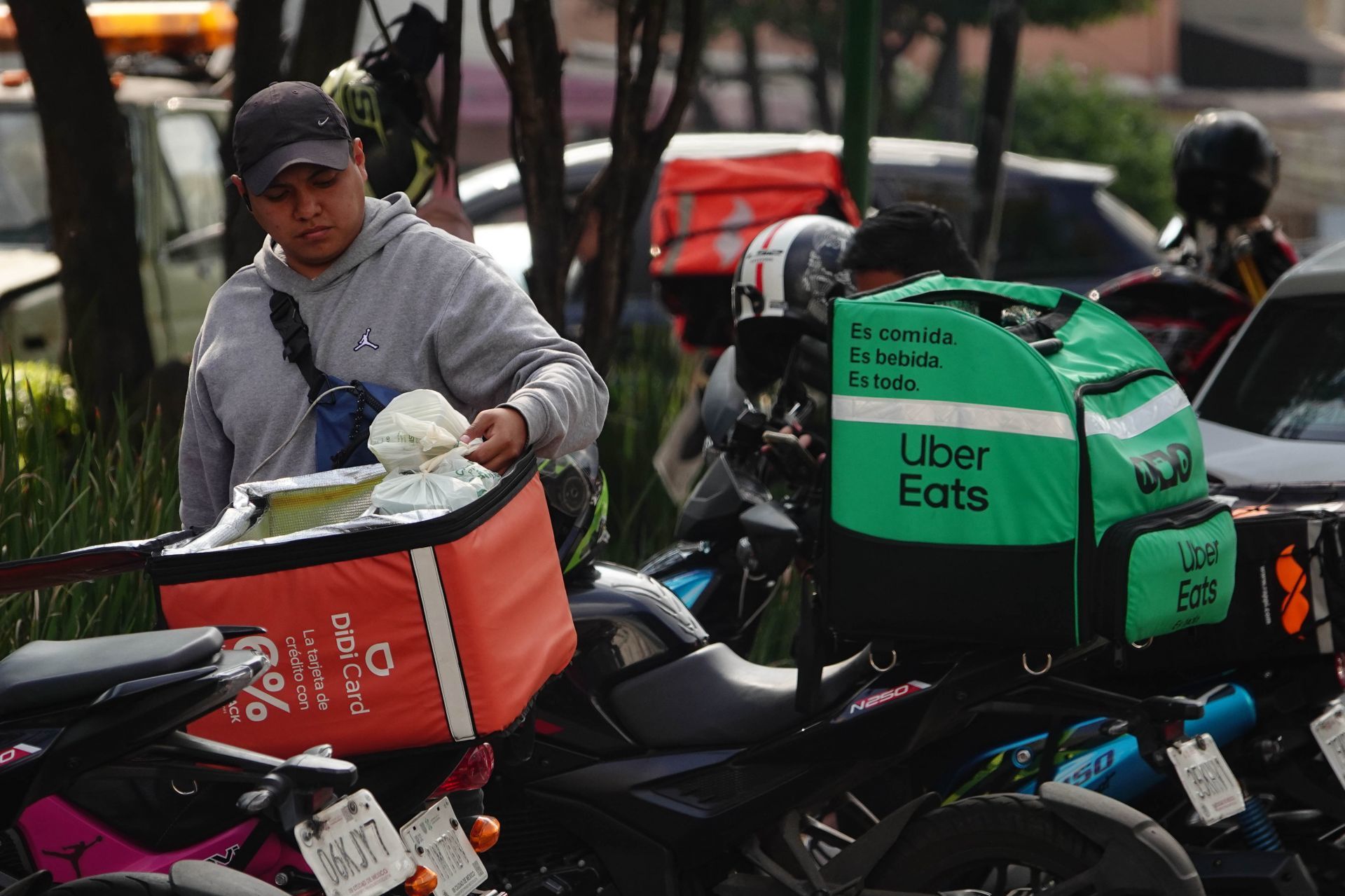 Trabajadores por aplicación: puntos clave de la reforma que busca regularlos