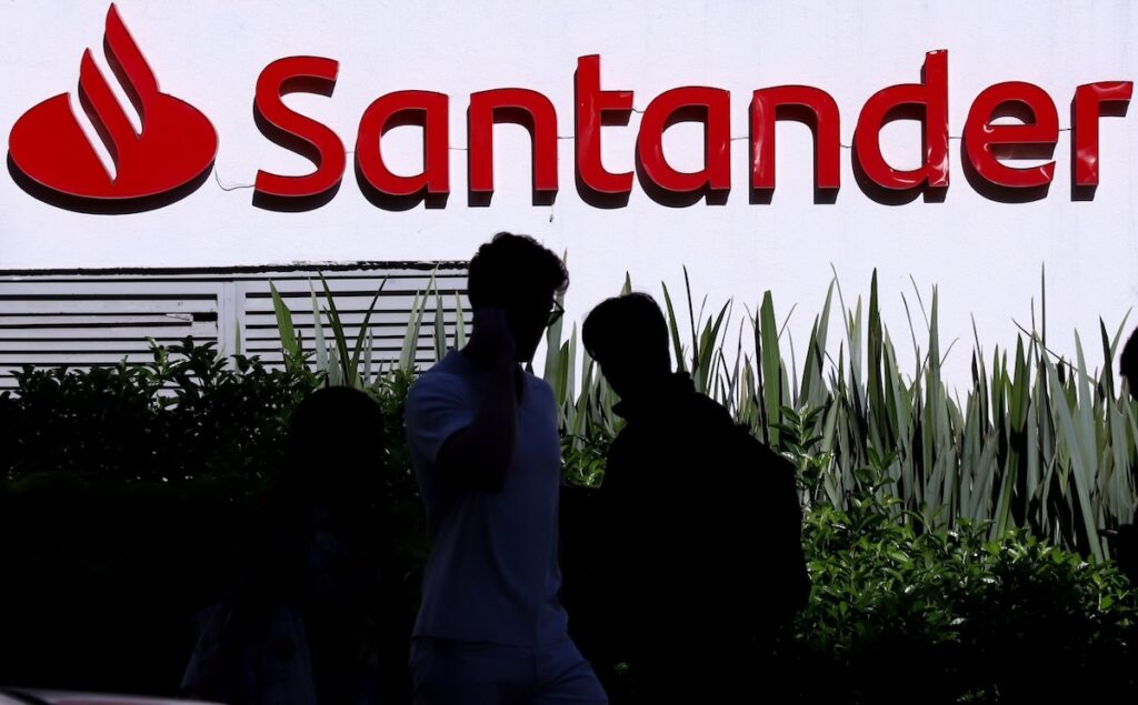¿Los bancos abren el 12 de diciembre de 2024?