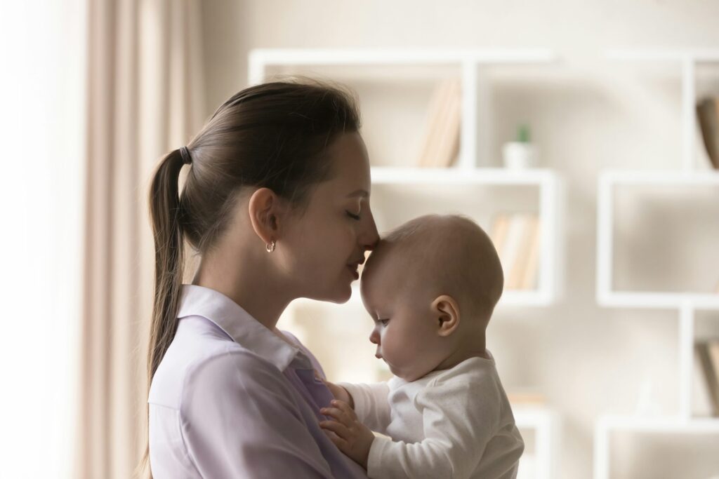 Cada edad tiene su fragancia: ¿por qué nos cambia el olor corporal a lo largo de la vida?