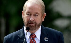 Ron Johnson cia trump agente embajador