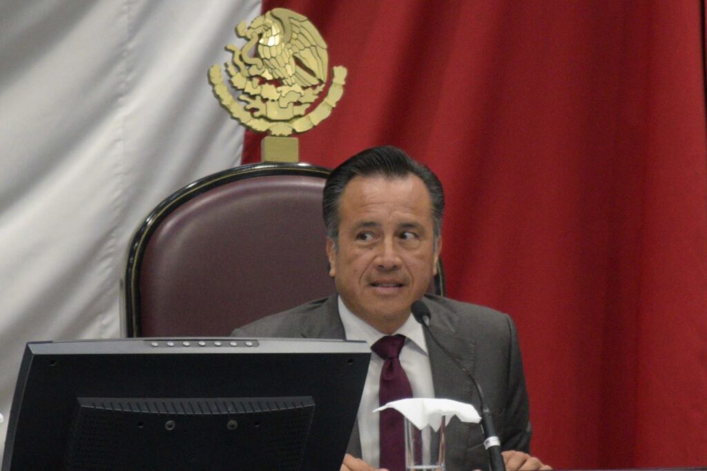 Investigan a Cuitláhuac García, exgobernador de Veracruz, por desvío de recursos
