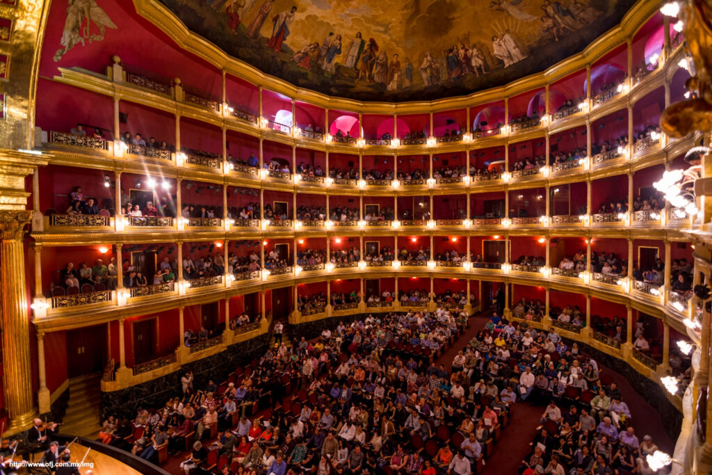 Los homenajes a Naasón Joaquín en el Teatro Degollado
