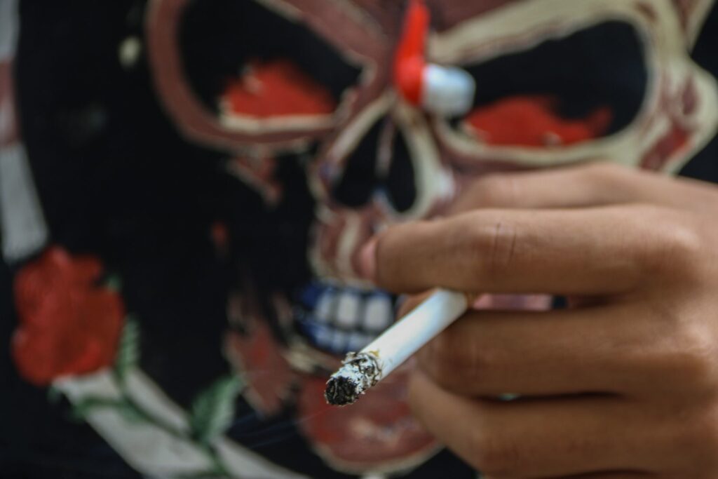 Cárteles participan en la venta de cigarros ilegales en México: informe de El Colegio de México