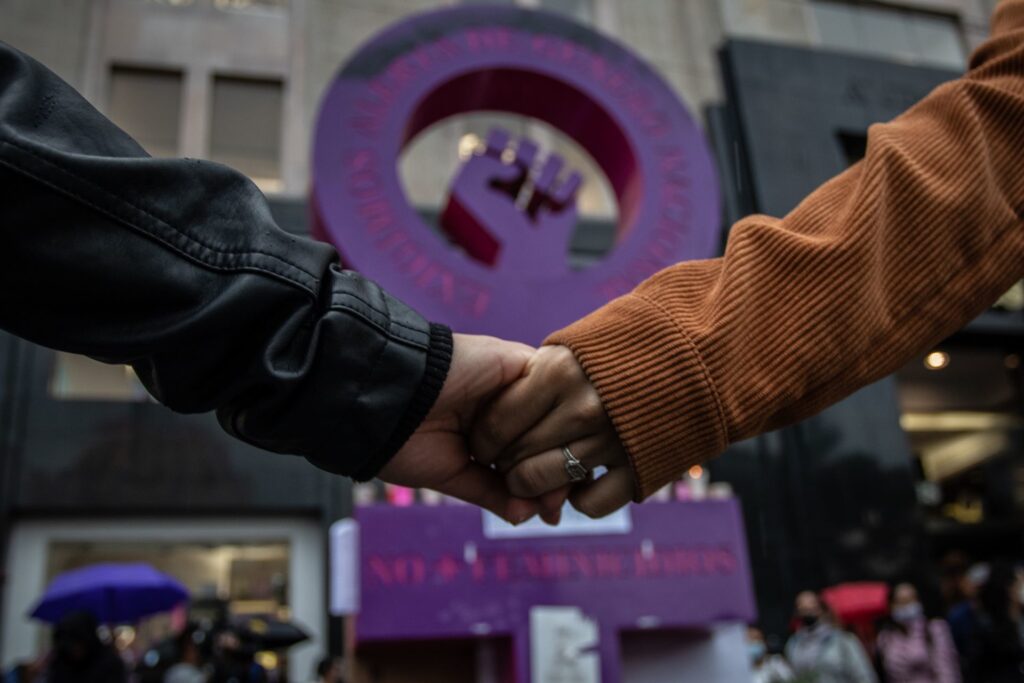 8M: marchar contra los feminicidios de la guerra en Sinaloa