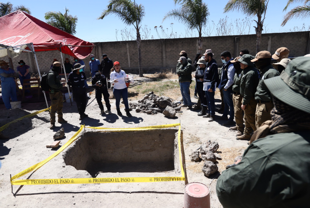 La Fiscalía de Jalisco afirma que no hay hornos en Teuchitlán; las cremaciones sí ocurrieron, insisten las buscadoras