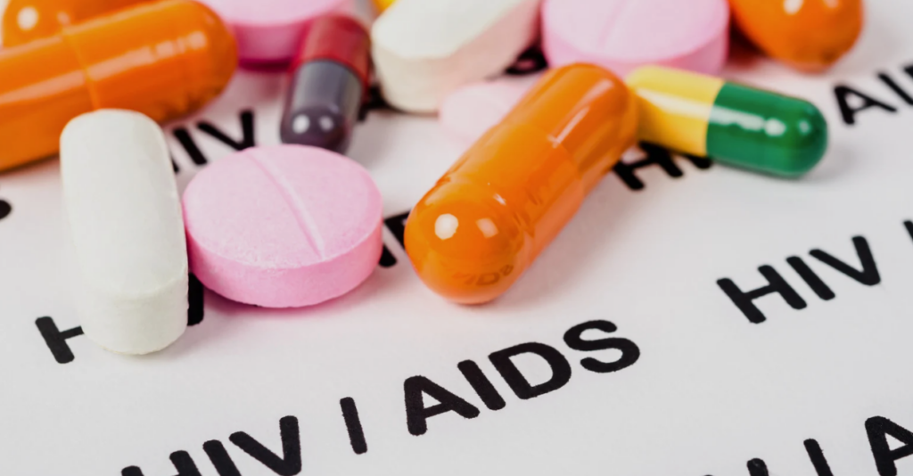 Organizaciones denuncian desabasto de medicamentos contra el VIH