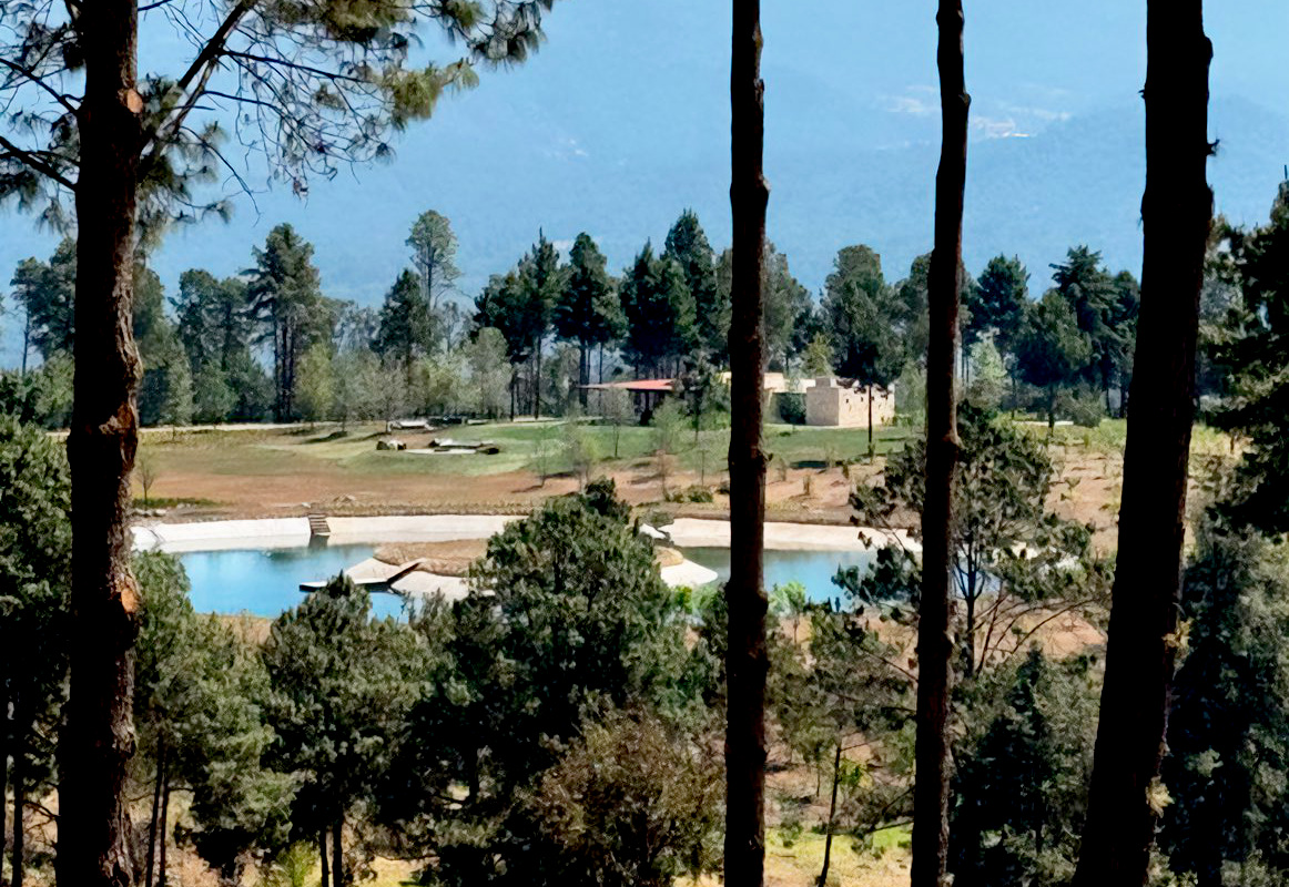 Aseguran en Valle de Bravo un predio por saqueo clandestino de agua
