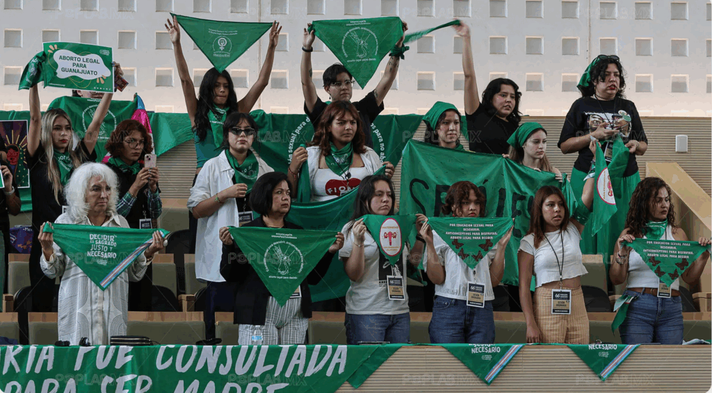 El voto de una diputada del PRI frena la despenalización del aborto en Guanajuato