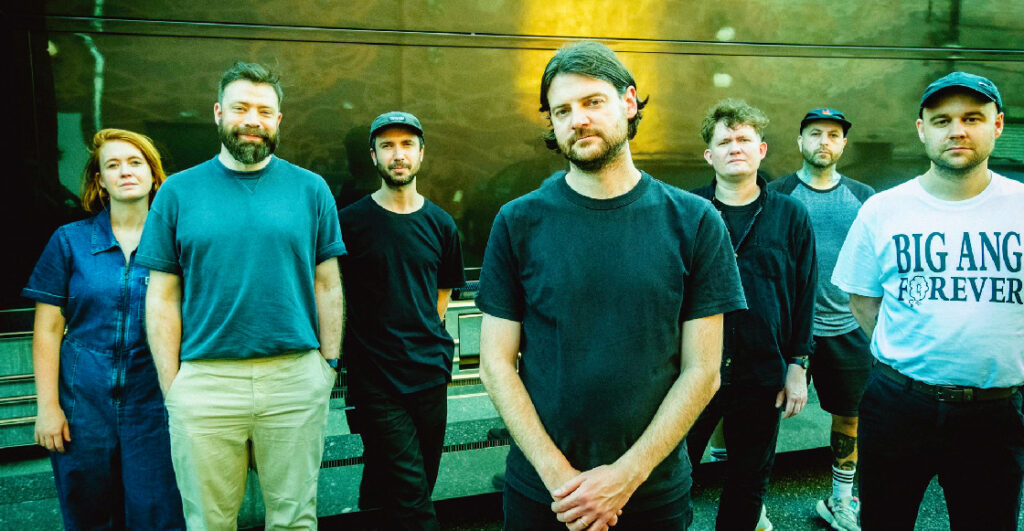 Banda británica cancela concierto en Cdmx para no colaborar con Grupo Eco