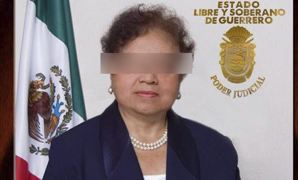 Ayotzinapa: detienen a exmagistrada y denuncian a fiscal especial