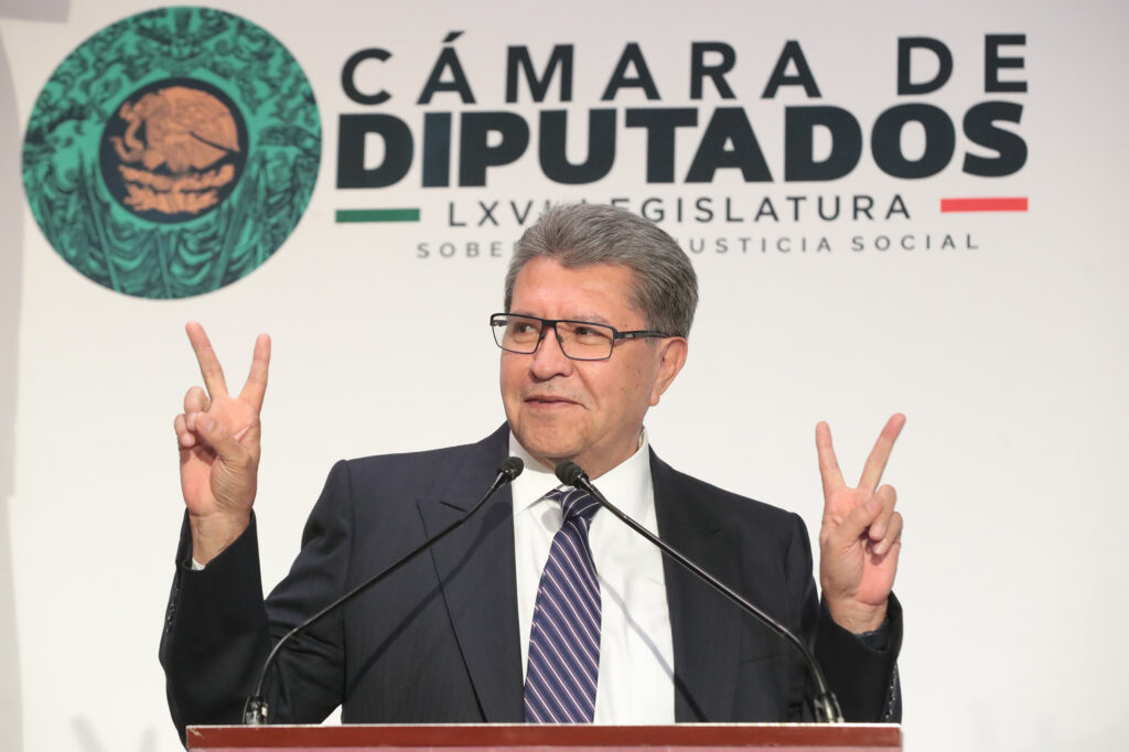 Jornada laboral de 40 horas: Monreal pide no precipitarse y dialogar con empresarios