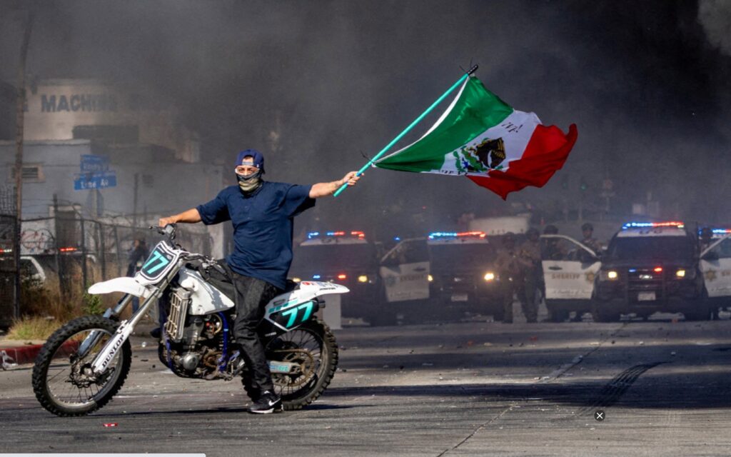 Escalan las protestas en Los Ángeles contra las redadas y la caza de migrantes