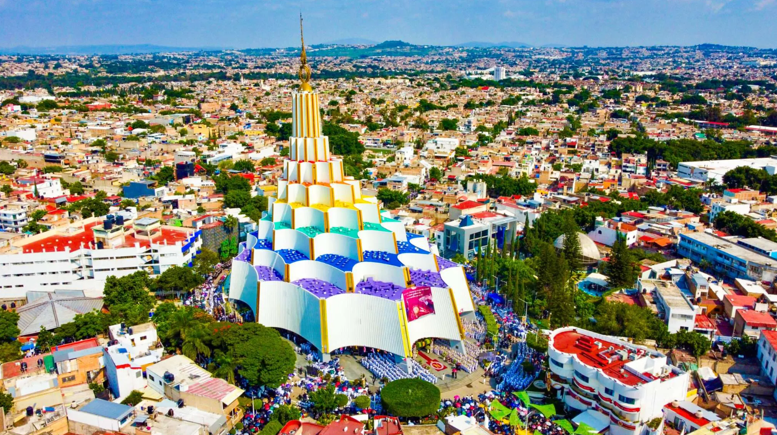 A sus alcaldes, diputados y senadores, La Luz del Mundo suma dos juezas: una penal y otra administrativa A sus alcaldes, diputados y senadores, La Luz del Mundo suma dos juezas: una penal y otra administrativa