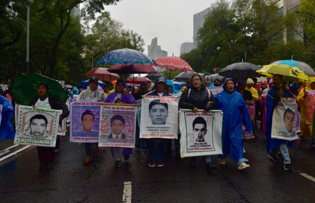 La Suprema Corte ordena abrir un expediente del caso Ayotzinapa