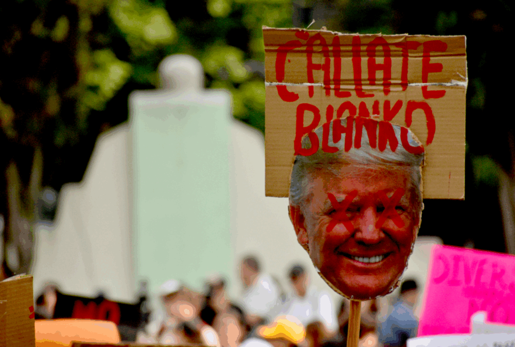 “Gringos, lárguense de aquí”. Firma: la Generación Sin Casa