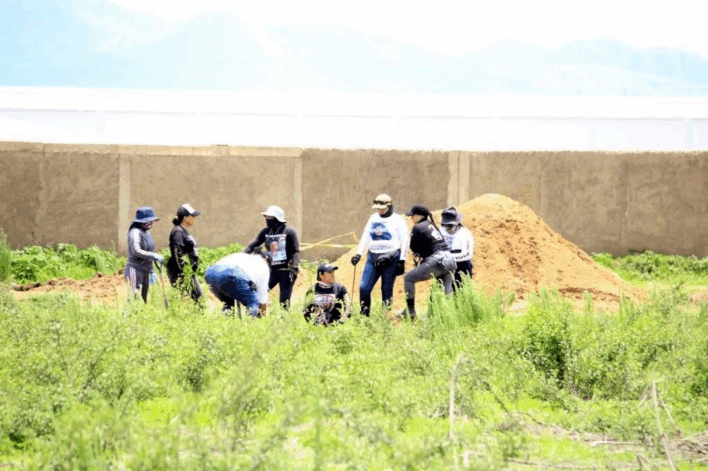 Ahora fue en Las Agujas, Zapopan: Más de 200 bolsas con restos en fosas clandestinas
