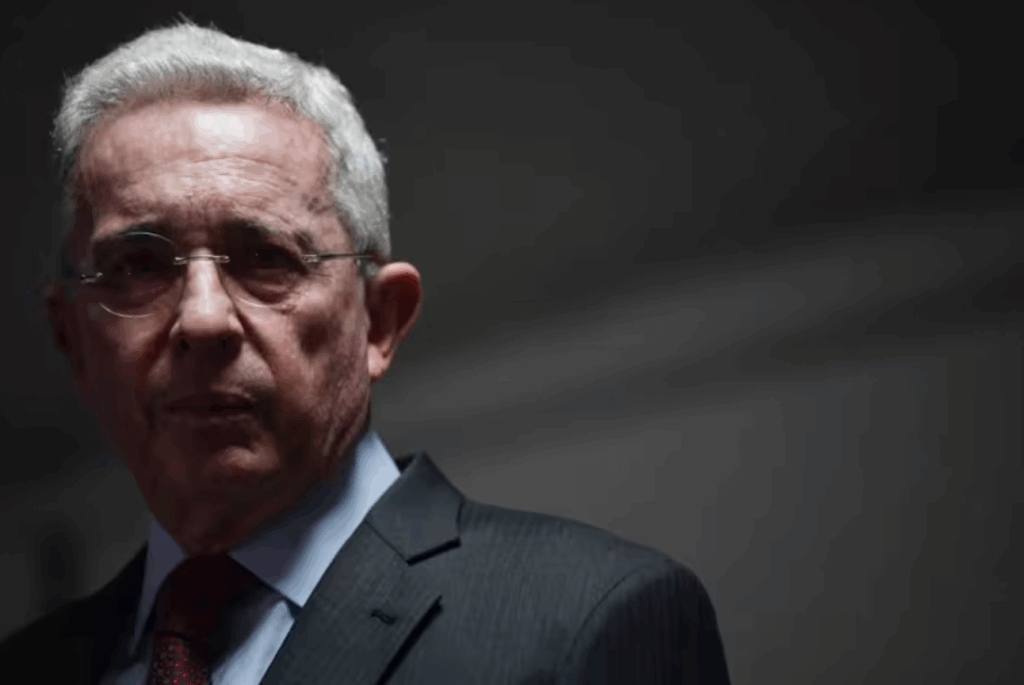El expresidente Álvaro Uribe recibe sentencia de 12 años de prisión domiciliaria