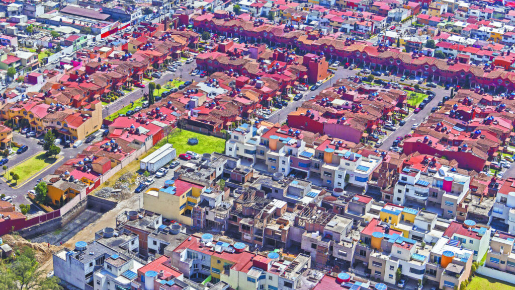 Política de vivienda reduce pobreza multidimensional en México