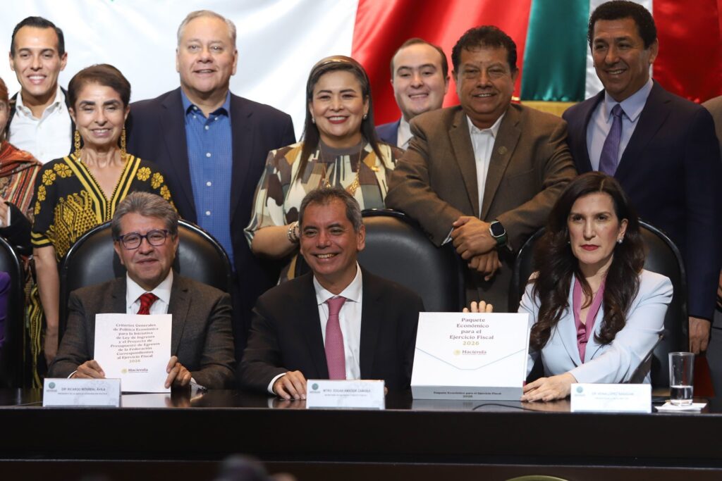 Entregan el Paquete Económico 2026 a la Cámara de Diputados