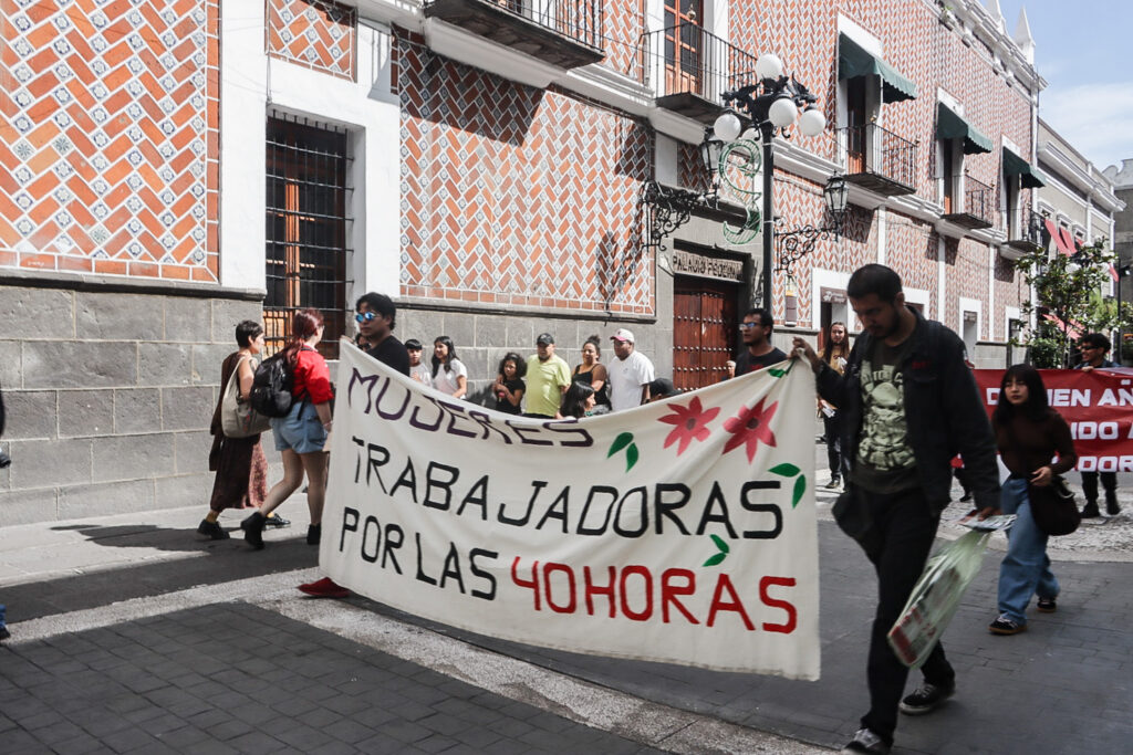 “No está en la agenda”, Monreal sobre la reforma de 40 horas laborales