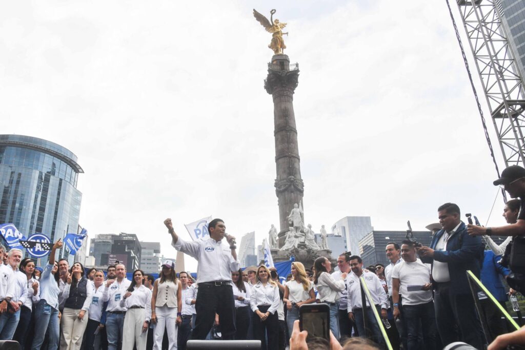 Relanzamiento del PAN y divorcio en el PRIAN