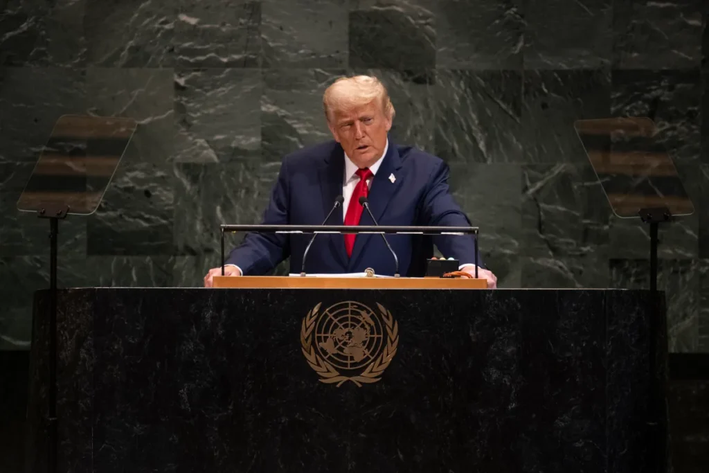 Trump reactiva la carrera armamentística y anuncia pruebas nucleares Trump reactiva la carrera armamentística y anuncia pruebas nucleares