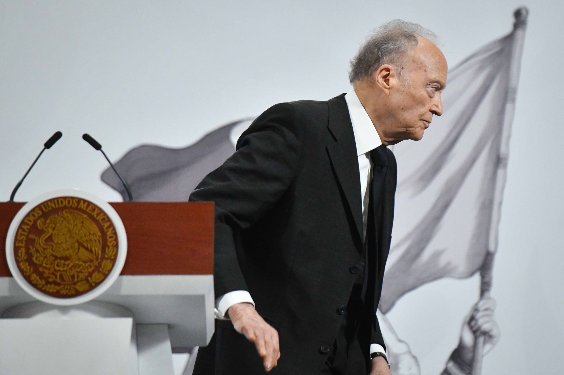 Alejandro Gertz Manero renuncia a la FGR Alejandro Gertz Manero renuncia a la FGR