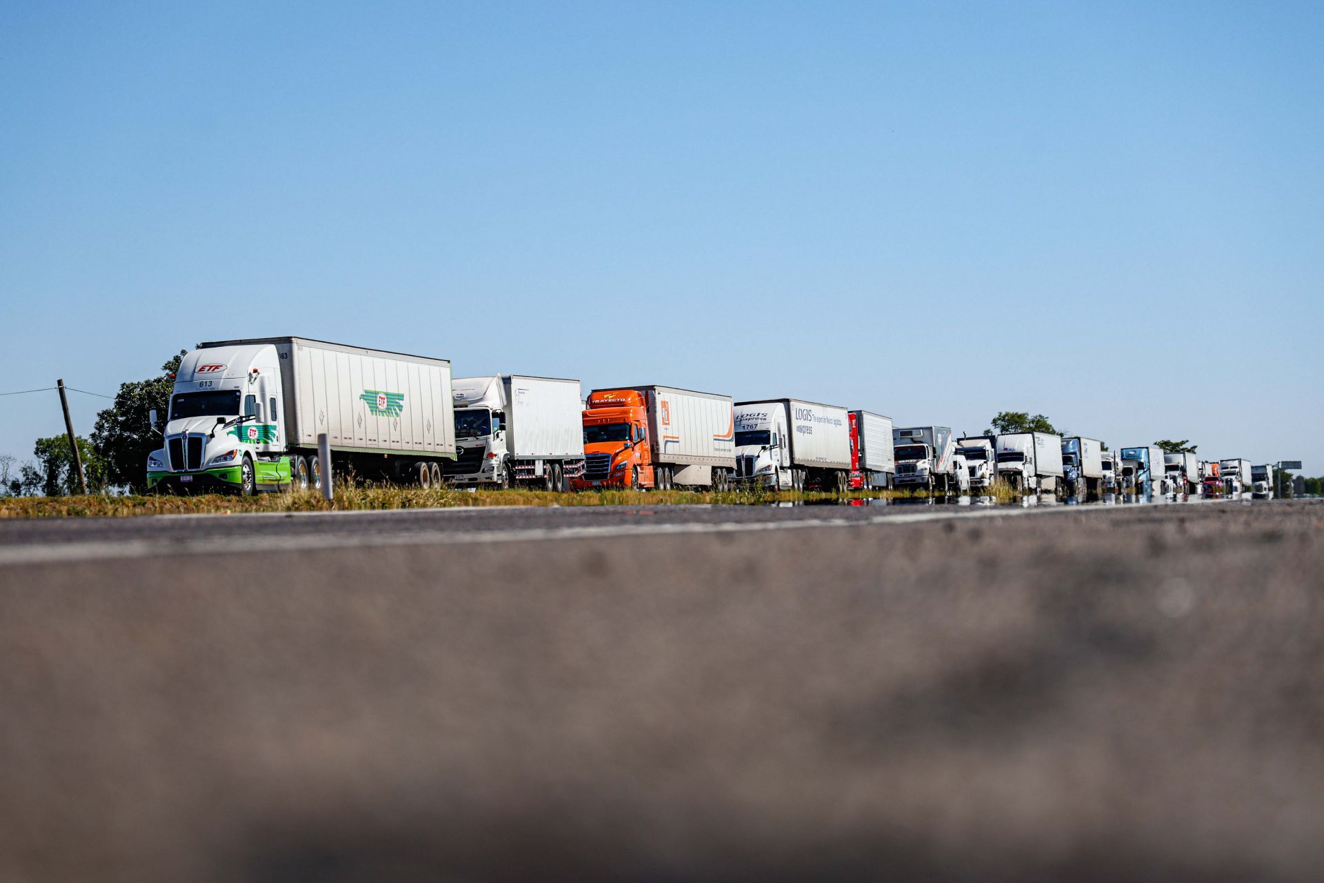 Cuatro transportistas desaparecen en Oaxaca Cuatro transportistas desaparecen en Oaxaca